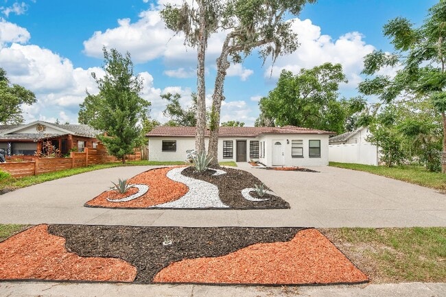 Photo - 2181 Linden Rd