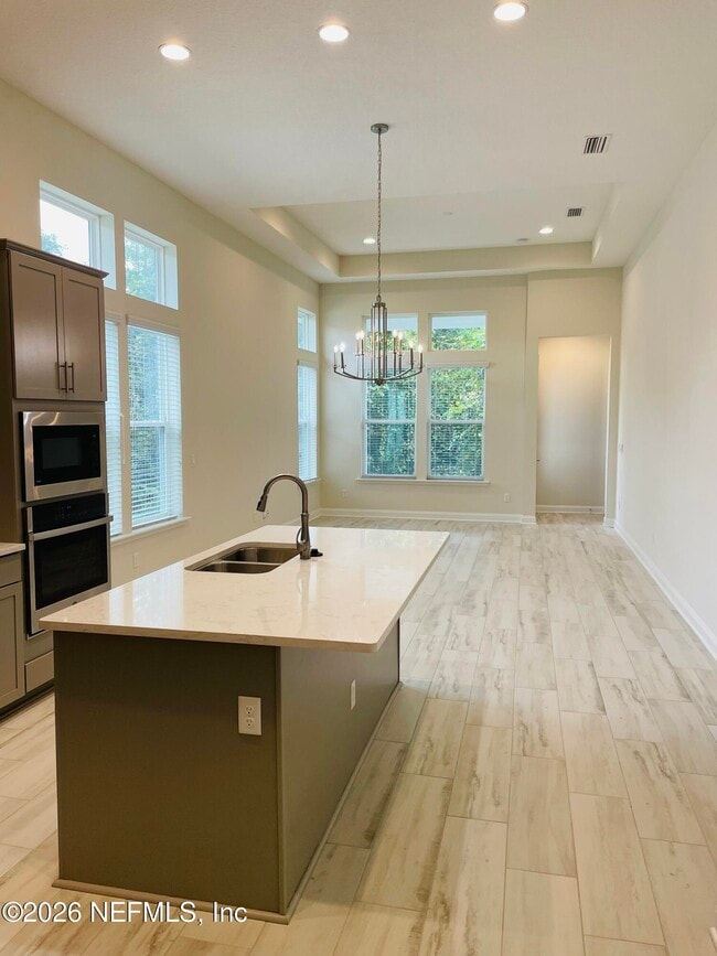 320 Vista Lake Cir