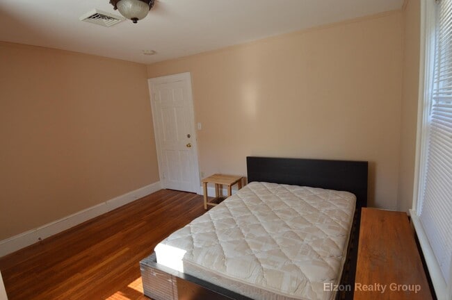 Photo - 52 Lane Park