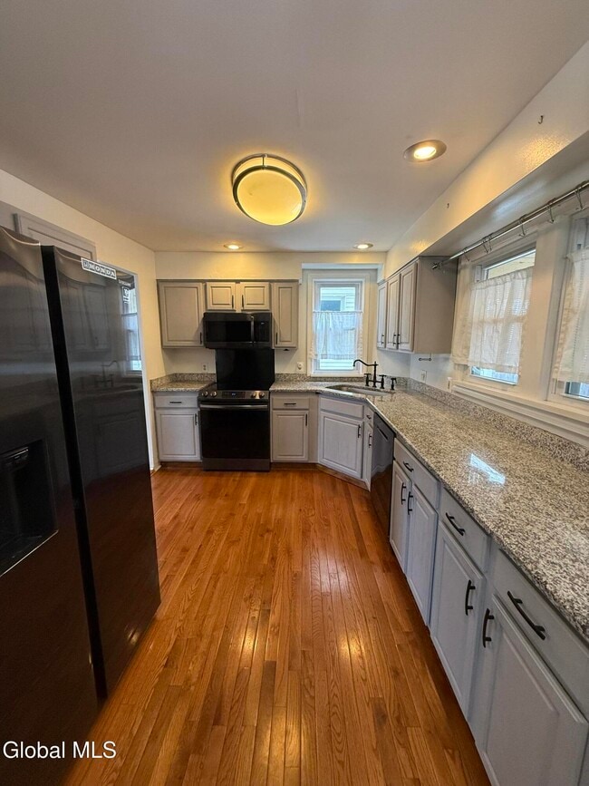 Photo - 1960 Eastern Pkwy