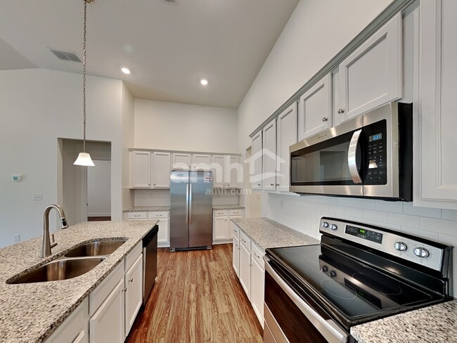 Photo - 5215 Smithbriar Dr