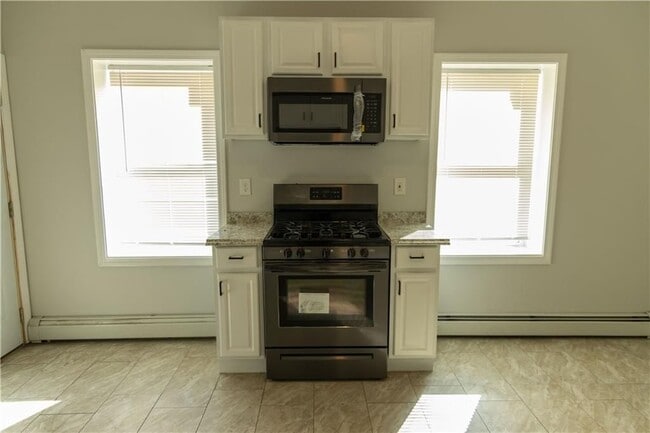 Photo - 287 Manton Ave