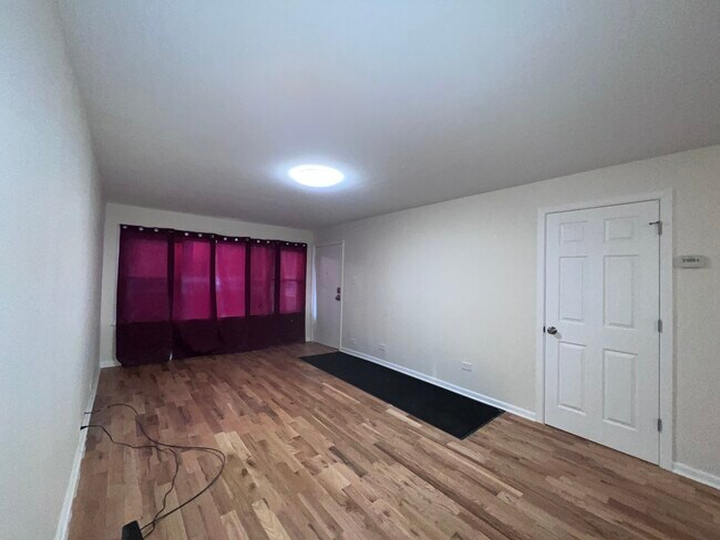 Photo - 8919 S Muskegon Ave