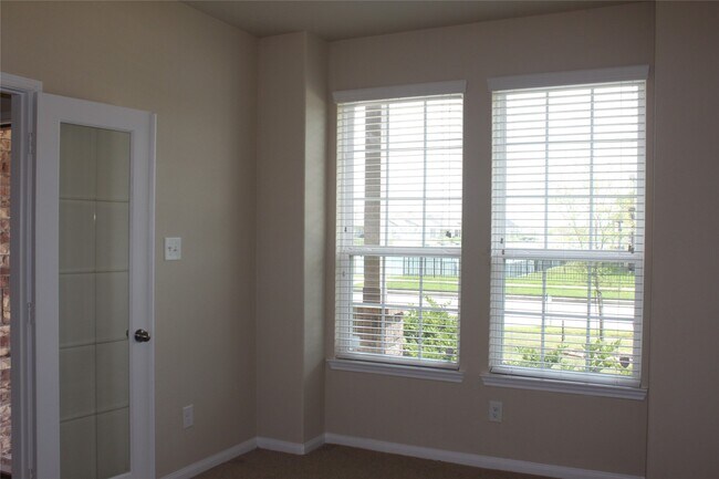 3715 Don Giovanni Pl