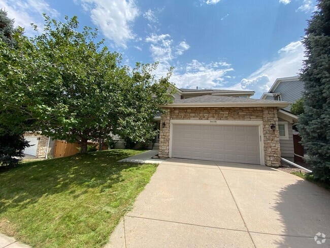 Building Photo - Great Highlands Ranch Home on the Golf Cou...