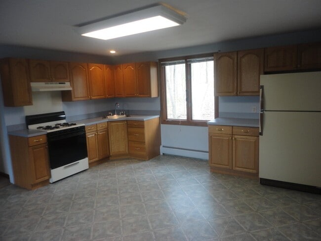 Photo - 387 Main St Unit 3