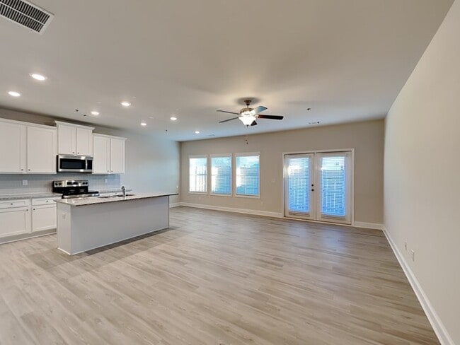 Photo - 130 Wayne Ln