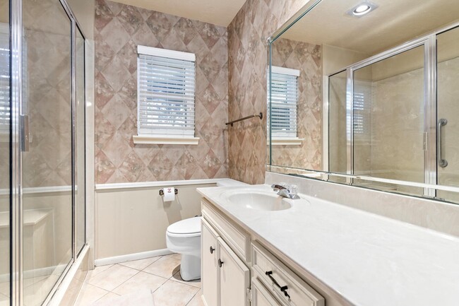 Photo - 6760 Gladys Ave