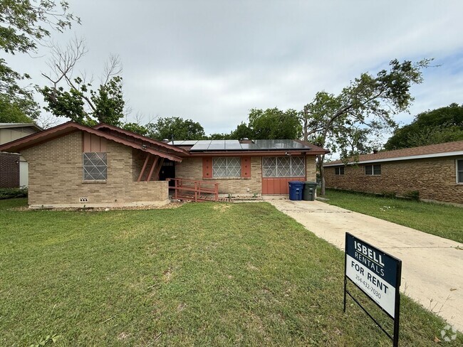 Building Photo - NEW IN MANAGEMENT - COMING SOON! Rental