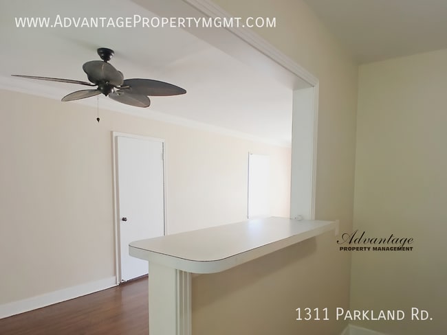 Photo - 1311 Parkland Rd