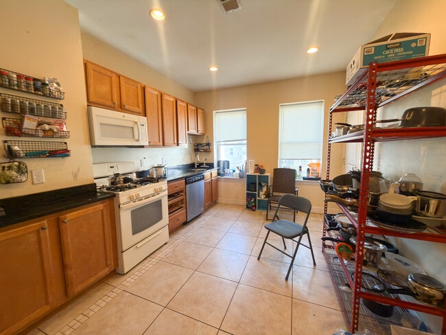 Photo - 193 Boylston St Unidad 2