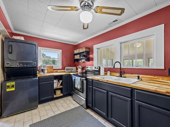 Photo - 1305 Halltown Rd