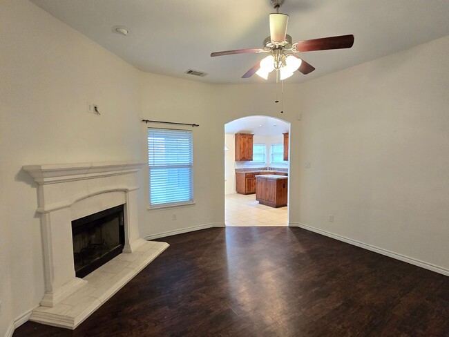 Photo - FOR LEASE! 3/2/2 Home in Golden Pond Estates HOA! (35% BAC)