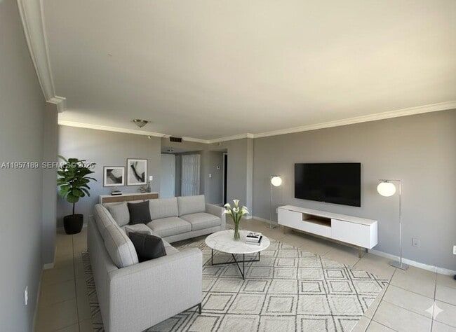 Building Photo - 1470 NE 123rd St Unit A1016