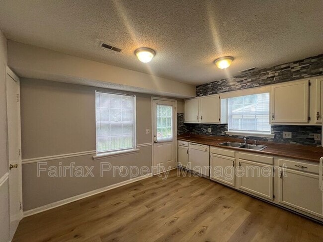 Photo - 227 Bridgefield Pl