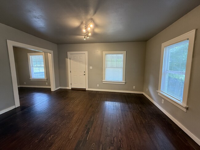 Photo - 1506 W Bowen Pl