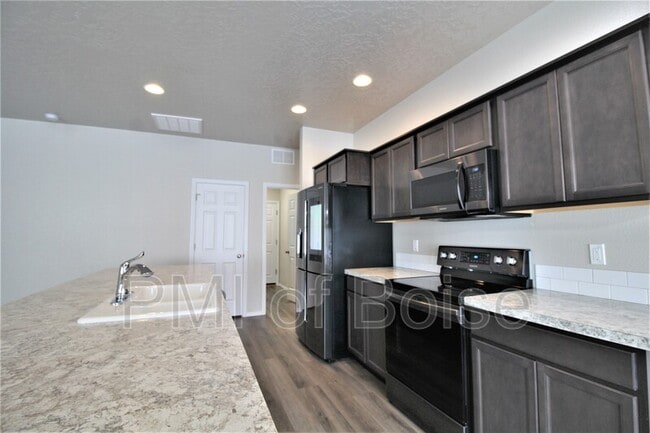 Photo - 973 S Rangipo Ave