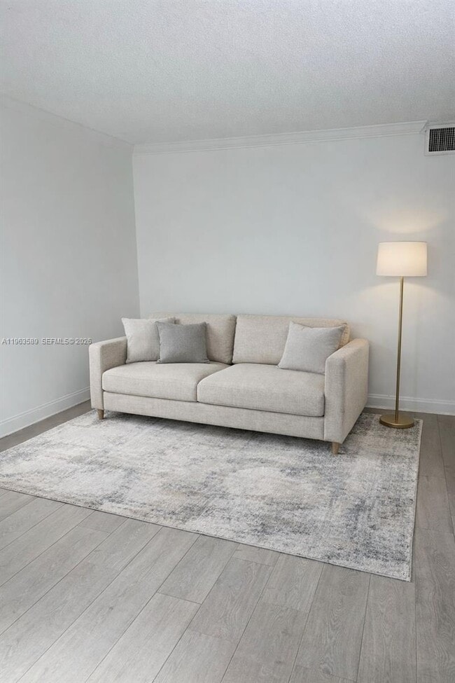 Photo - 2008 Jackson St Unidad B4