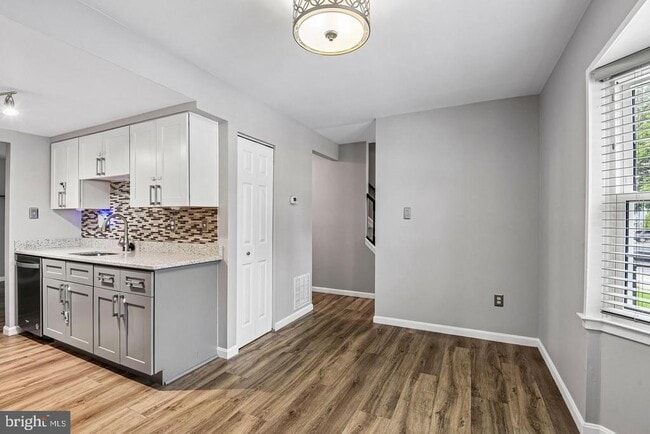 Photo - 1812 Foxdale Ct