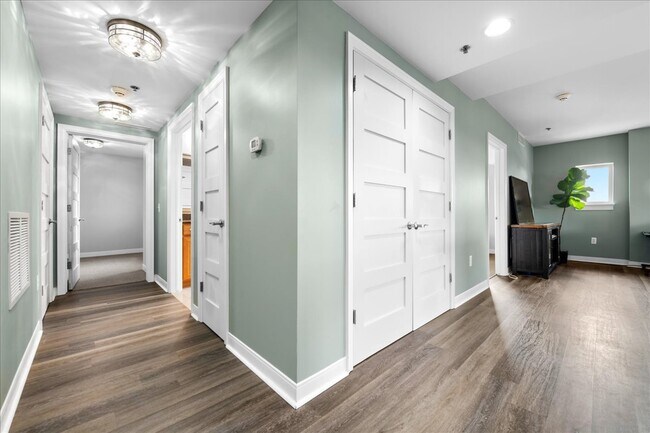 525 W Lafayette Blvd Unit 21C