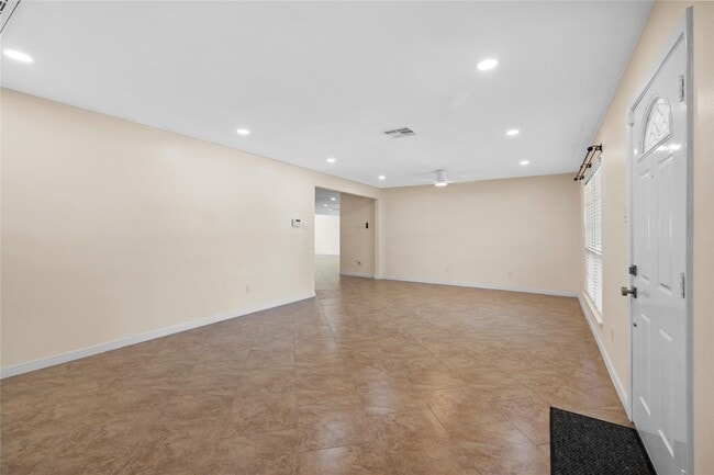 Photo - 10055 Westview Dr