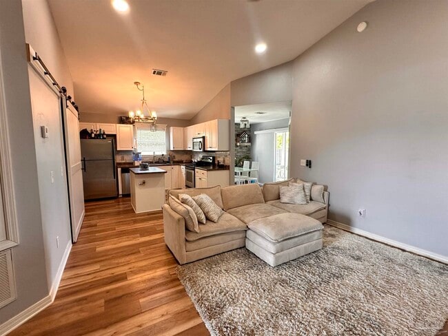 Photo - 346 Mizzen Ln