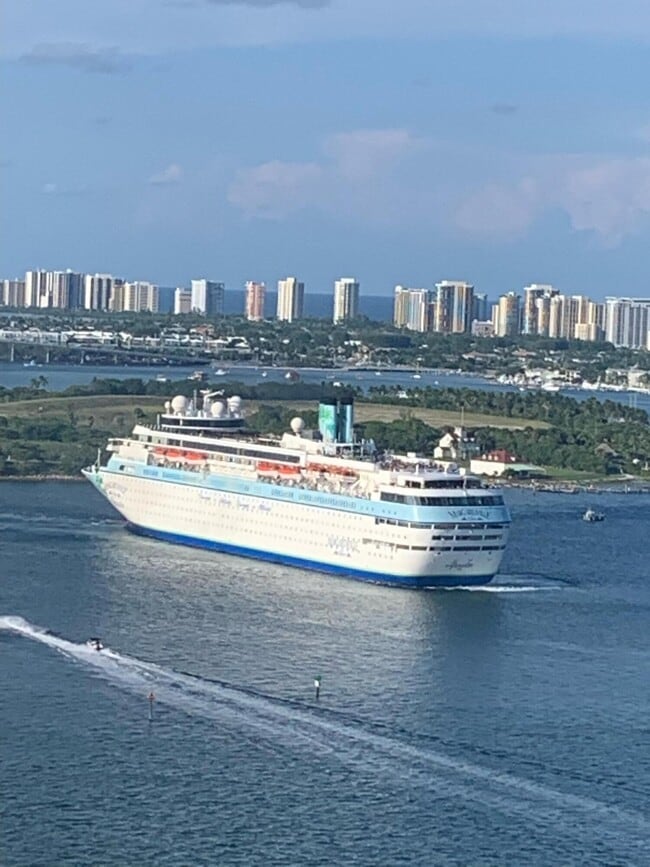 Photo - 5600 N Flagler Dr Unit 2103