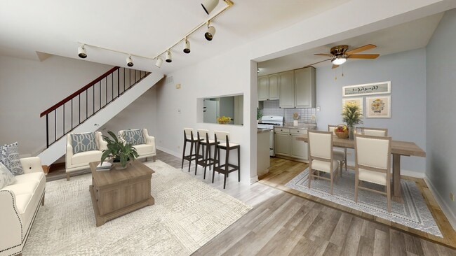 Photo - 368 Farmingdale Cir