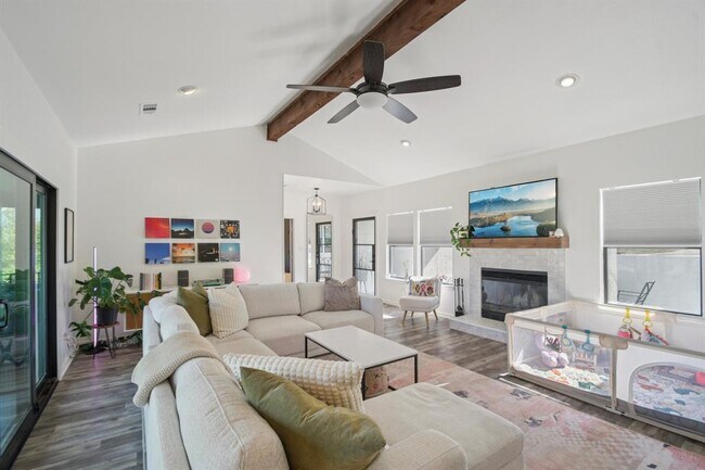 Photo - 730 Vanguard St