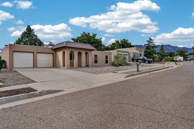 Photo - 10501 Delicado Pl NE