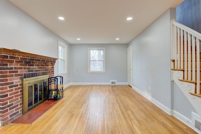 Photo - 6916 New Hampshire Ave