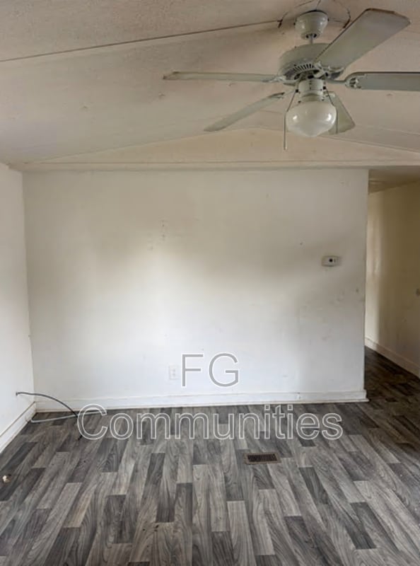 Photo - 109 Tinsley Heights