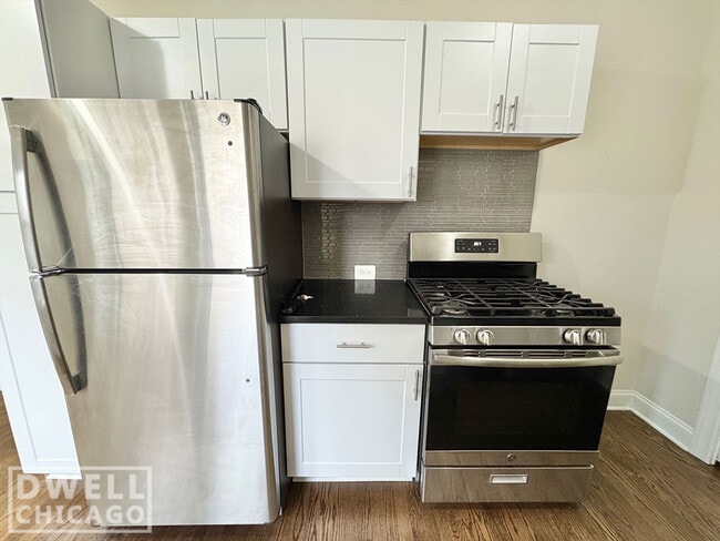 Photo - 3825 N Greenview Ave