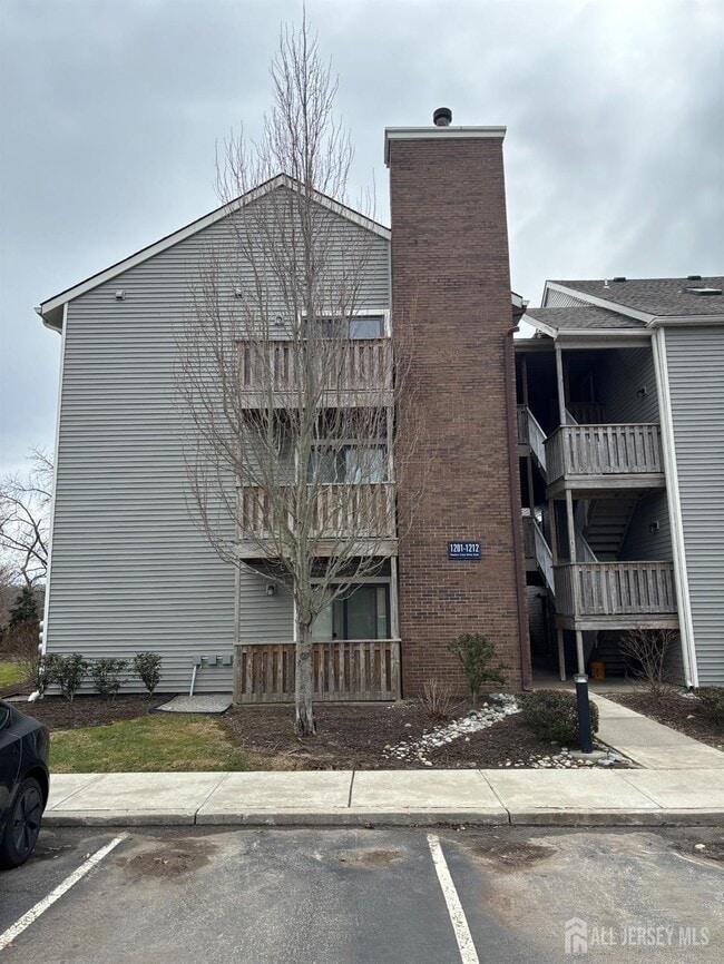 Building Photo - 1700 Ravens Crest Dr