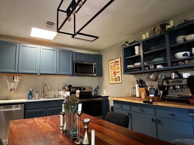 Photo - 4751 River College Dr