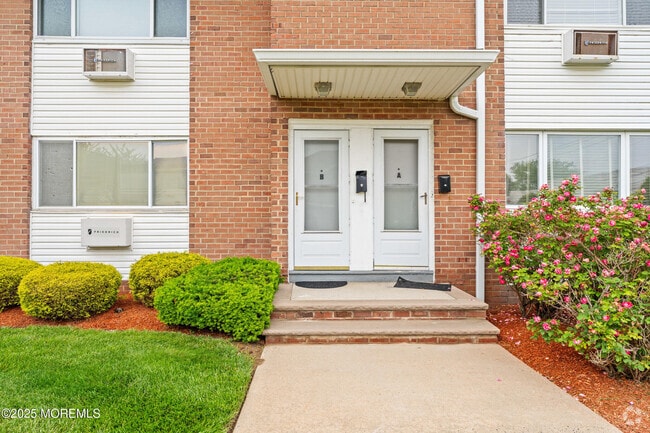 Building Photo - 35 Sternberger Ave Unit B Rental