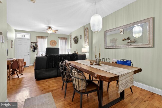 Photo - 2127 Kater St