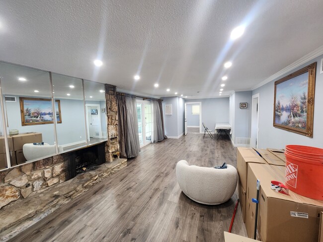 Photo - 11665 Babbitt Ave