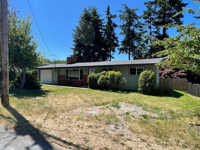 Photo - ***PENDING APPLICATION***Pet Friendly 3 Bedroom with Spacious Yard!