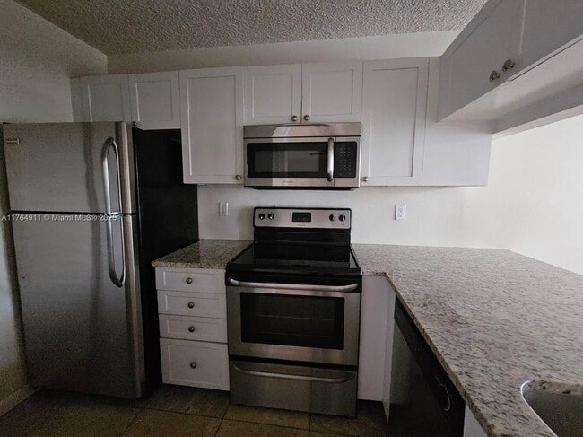 Photo - 22203 Glenmoor Dr