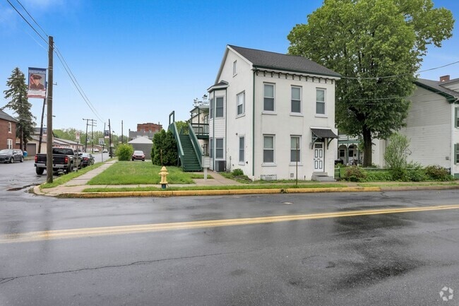 Building Photo - 106 N Main St Unit 4 Rental