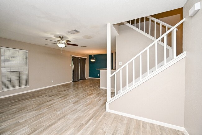 Building Photo - 2211 S Kirkwood Rd Unit 45