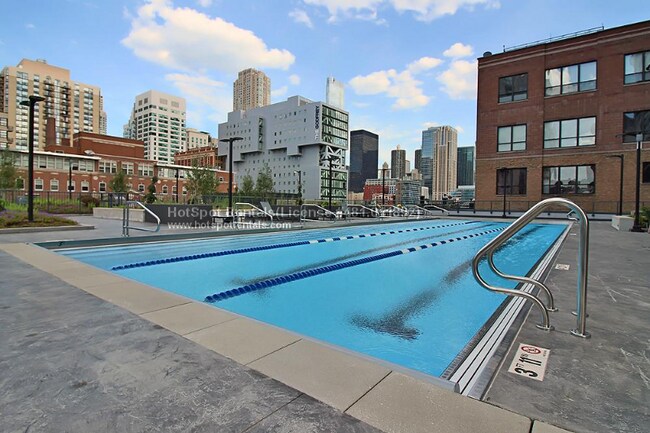 Photo - 151 W Superior St