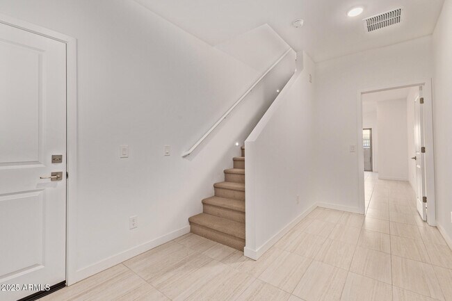 Photo - 2820 W White Feather Ln