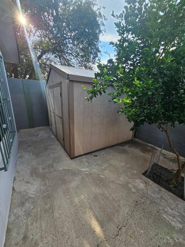 Photo - 1506 Drake St