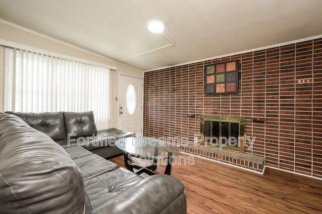 Photo - 1208 Westmoreland Dr