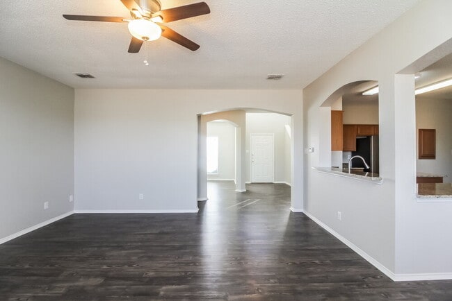 505 Summertree Ln