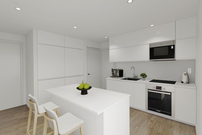 Building Photo - 3555 Chem. de la Côte-des-Neiges Unit 120