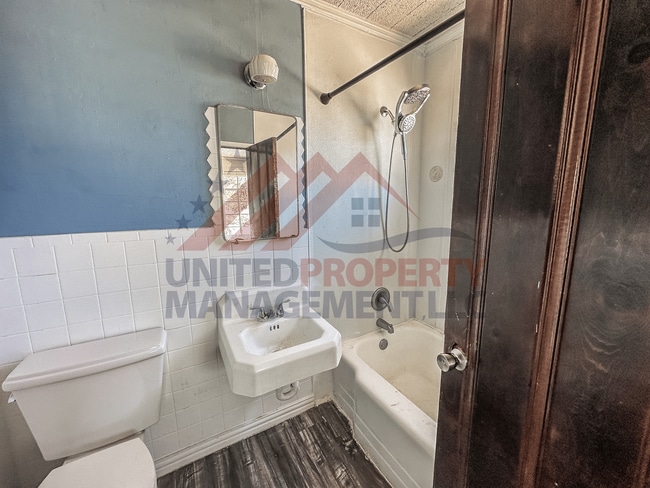 Photo - 207 N Alameda St Unit Apt 4