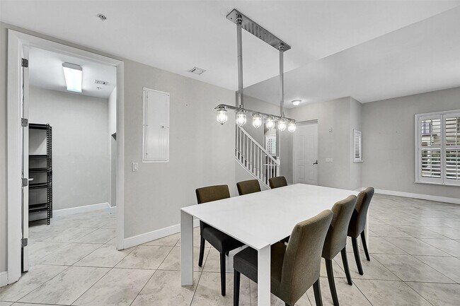 Photo - 2633 NE 14th Ave